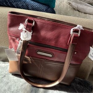 Stone Mountain Accessories Red and Brown Tote Bag with Textured Leather